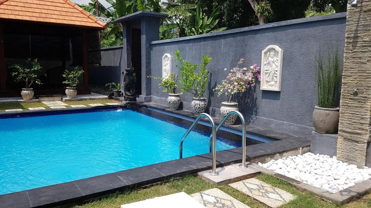 Mias Jungle House Hotel Lovina  Exterior photo