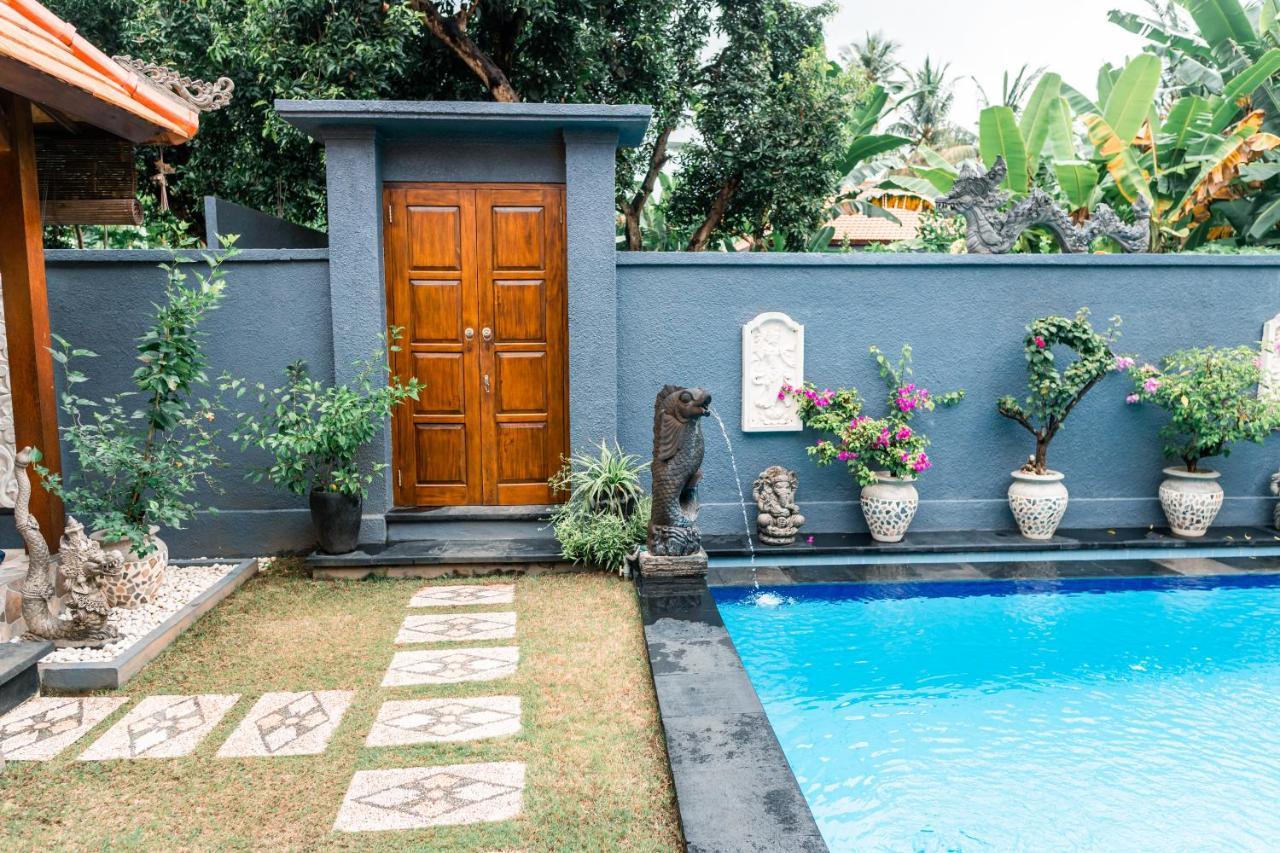 Mias Jungle House Hotel Lovina  Exterior photo
